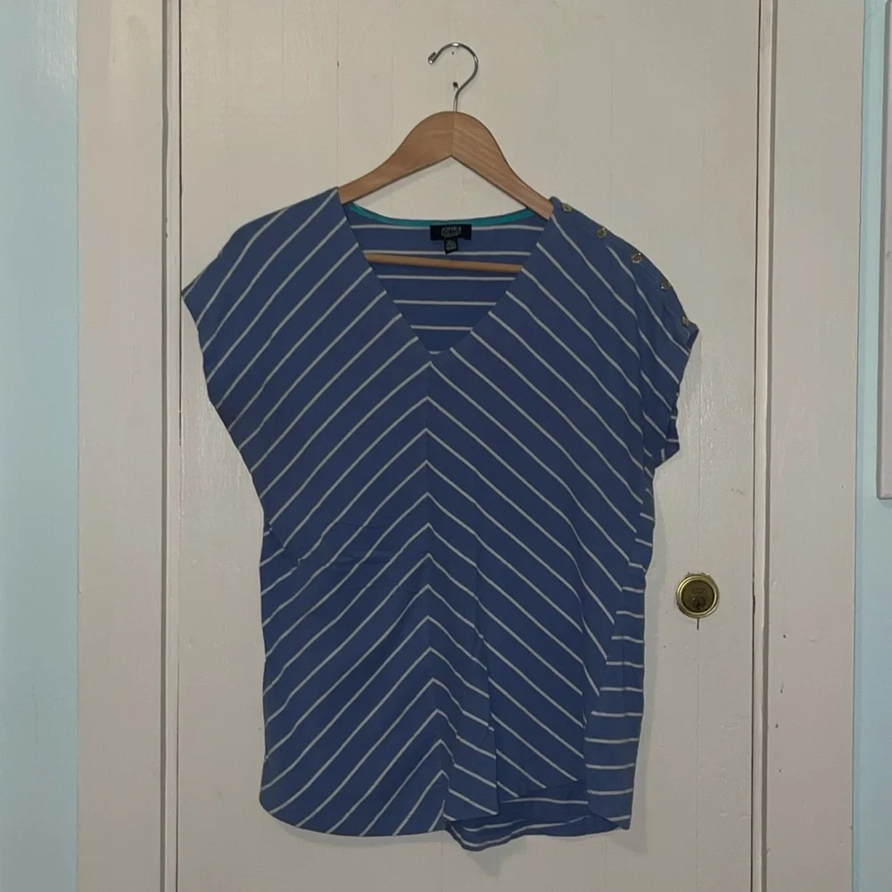 Blue and white chevron shirt - Picture 1 of 3